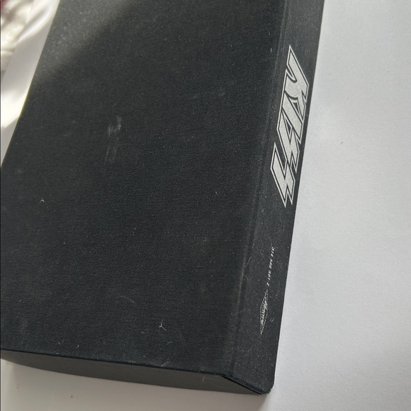 KISS CD Box Set The Definitive Collection
2001 - Picture 2 of 10